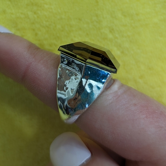 🌟3/$20🌟 Woman's Statement Ring - Picture 3 of 6